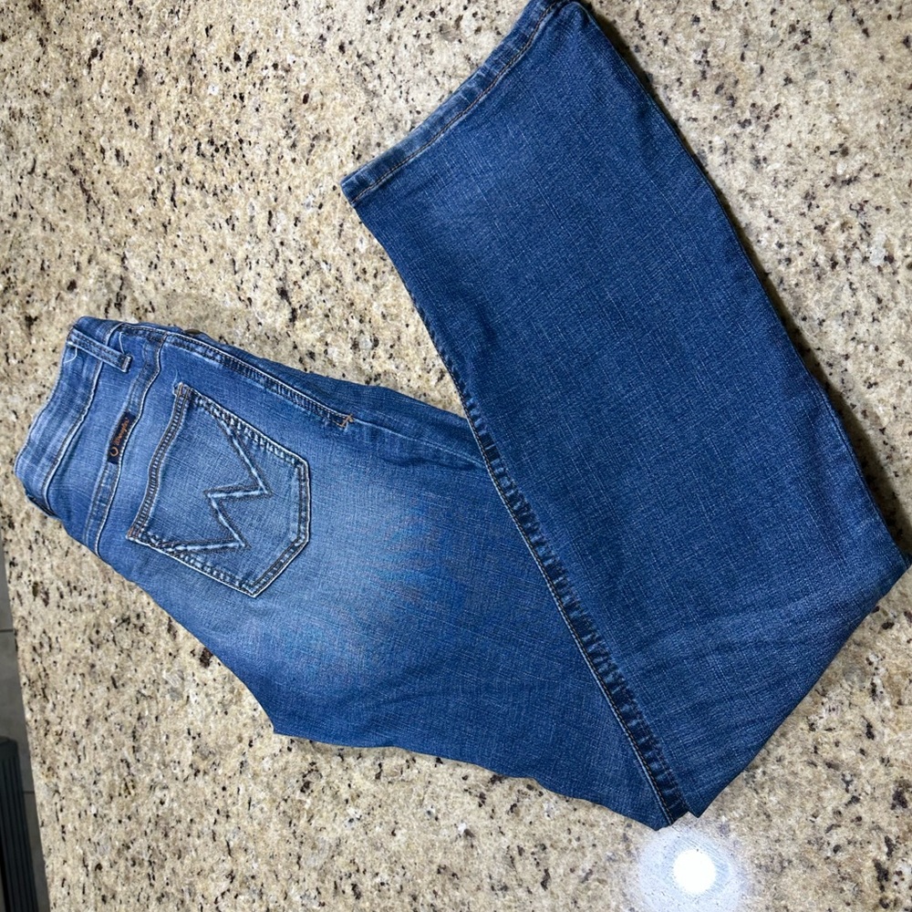 Wrangler mid rise boot cut jeans - 11/36